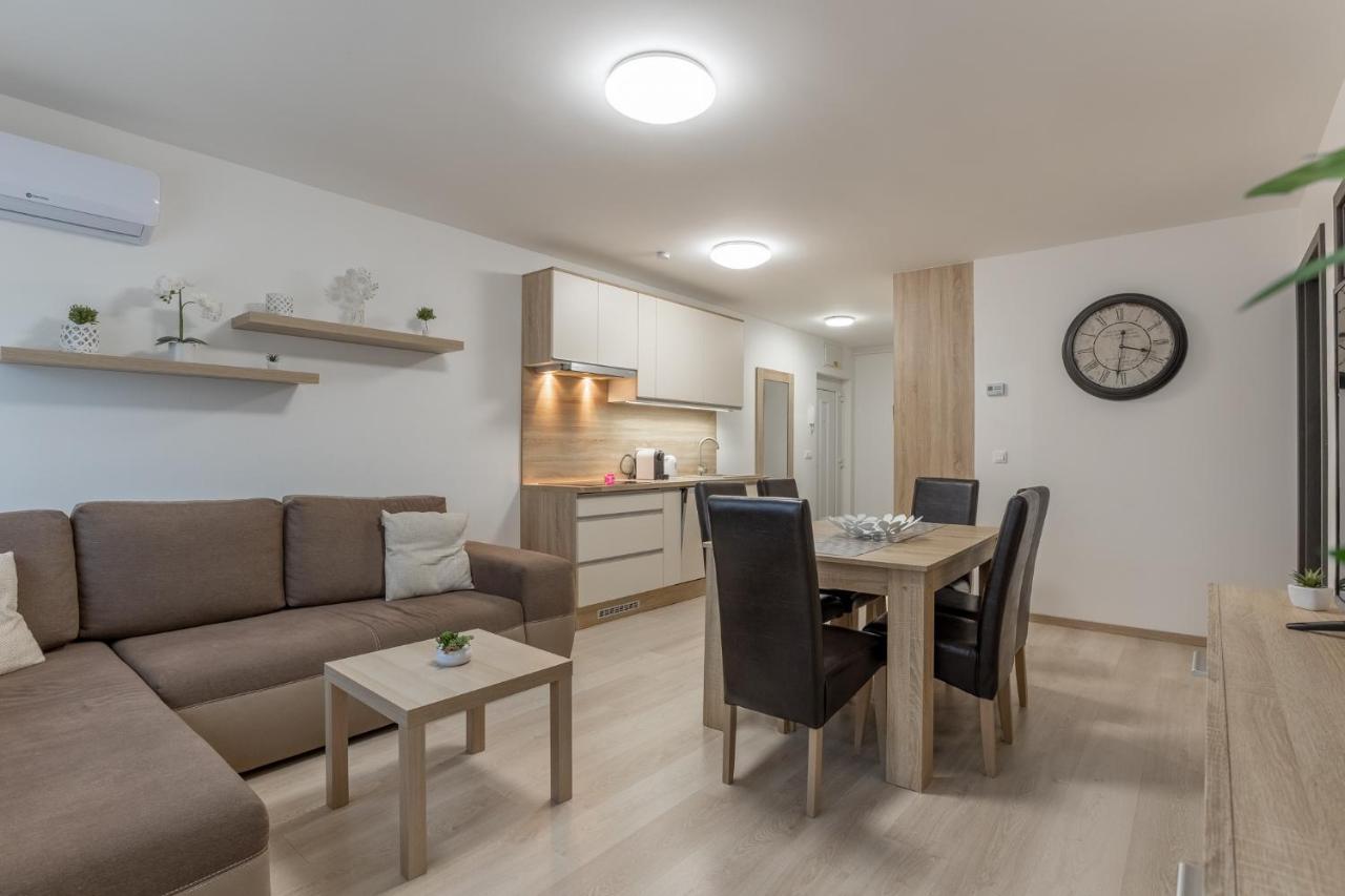 Leda Apartmanok By Bltn Шиофок Экстерьер фото