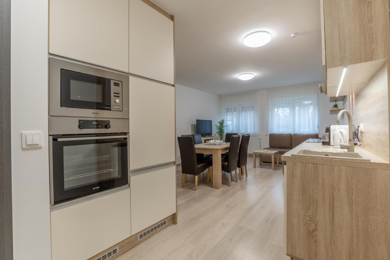 Leda Apartmanok By Bltn Шиофок Экстерьер фото